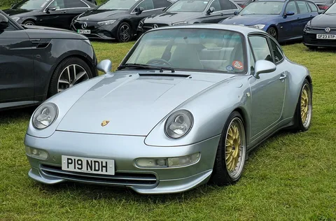 993